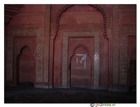 go2india.in : Walls inside Fatehpur Sikri