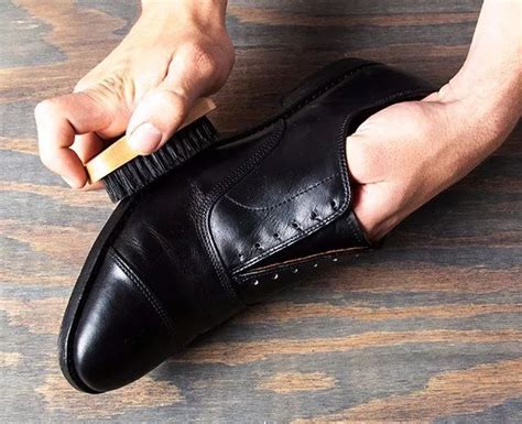 教你如何保养皮鞋，9步逐一分析。清洁-鞋油-打蜡（图片+视频） - 知乎