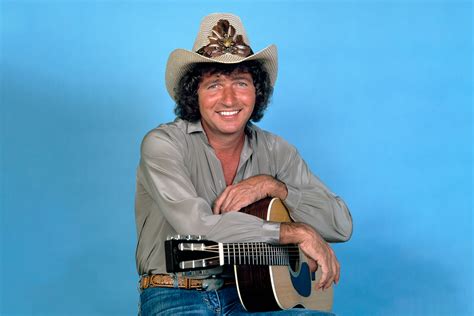 Mac Davis, Country Singer and Elvis Presley Songwriter, Dead at 78 ...