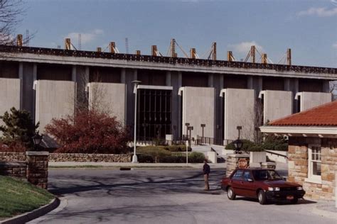 Miller Nichols Library, University of Missouri-Kansas City - Clio