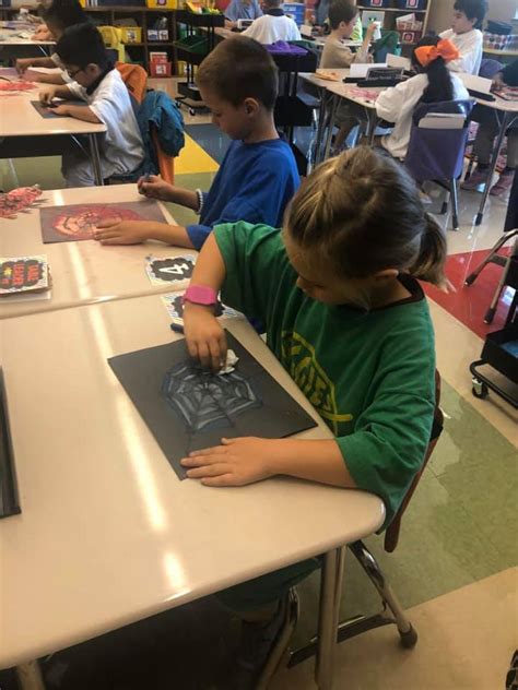 Chalk Pastel Spider Web Art Project. TeachersMag.com