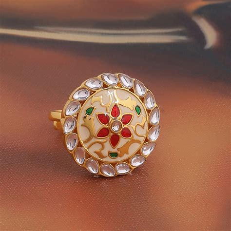 Sangemarmar Floral Motif Statement Ring – VOYLLA