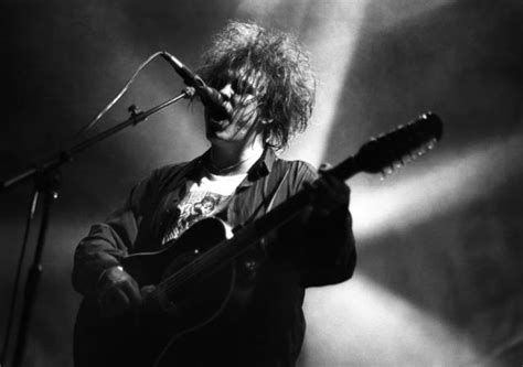 5 Things You Might Not Know About Robert Smith | Rhino