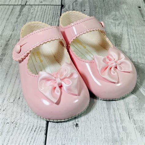 Baby Girl Pink Patent Pram Shoes with Pink Bow and Soft Sole – Lullaby ...