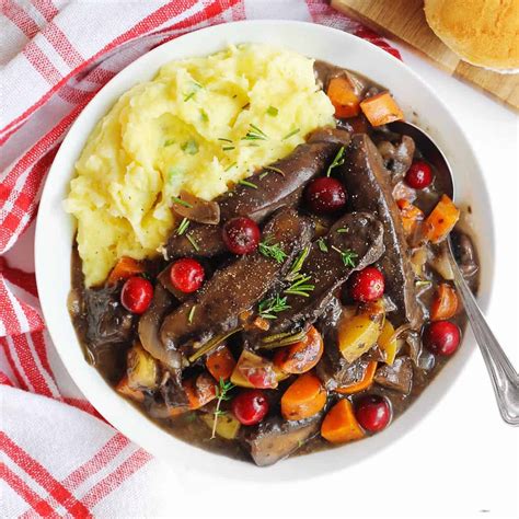 Top 10 vegetarian Thanksgiving main dishes - Rhubarbarians