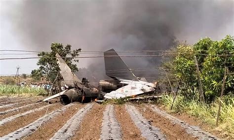 మహారాష్ట్రలో కూలిన సుఖోయ్ ఫైటర్‌ జెట్ | Air Force's Sukhoi jet crashes ...