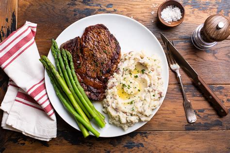 This Restaurant Serves The 'Best Cheap Steak' In Minnesota | iHeart