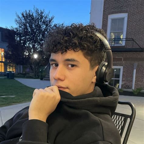 Elias - Madison, : Ciao! I'm [Elias Di Bello] a student-athlete at Drew ...