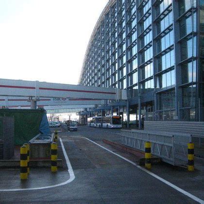 Heathrow Airport Office Photos | Glassdoor