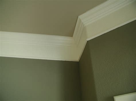 Crown Molding – Front Porch Cozy