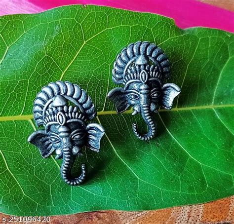 Muccasacra-Stone-Medallion-Oxidised-Sterling-Silver,-Ganesha-Stud – Shefit