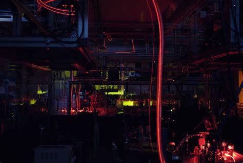 Scientists "freeze" light inside a crystal for one minute