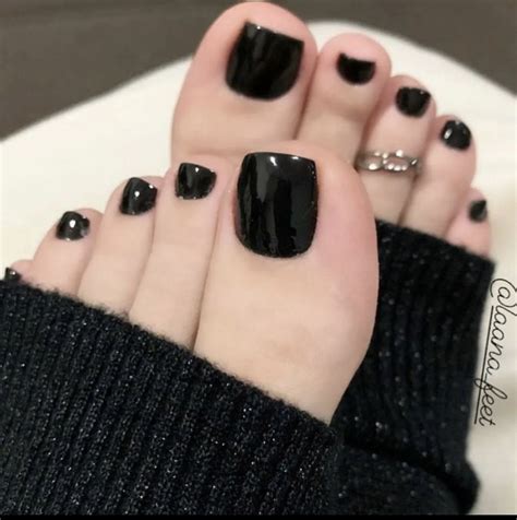 Pin by Royal Janitor on Black toenails | Black toe nails, Toe nails, Cute toe nails