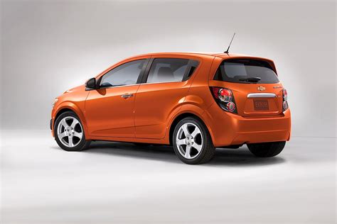 CHEVROLET Sonic Hatchback 5 Doors Specs, Performance & Photos - 2011, 2012, 2013, 2014, 2015 ...