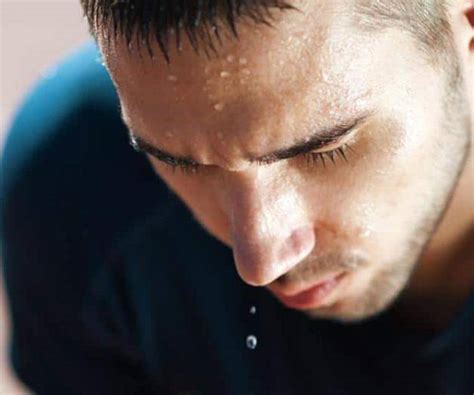 男人容易出汗是怎么回事?男性易出汗气虚吃什么调理?_食物