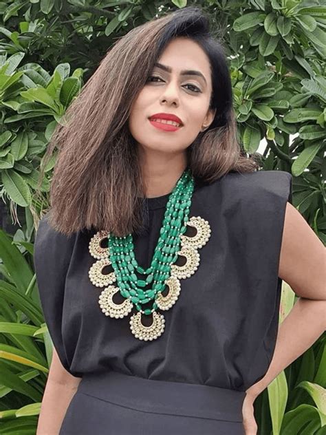 Buy Pavitra Sagar In Layered Chandbali Pendant Necklace Online - Ishhaara