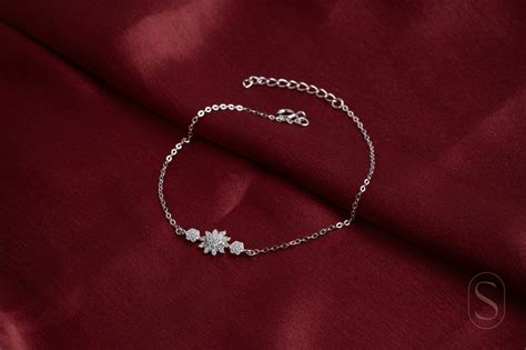 Silver Petal Cluster Delicate Bracelet – Silverlab