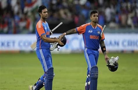 क्या मैच के बाद Handshake करना जरूरी है? क्या कहता है ICC का नियम - is ...