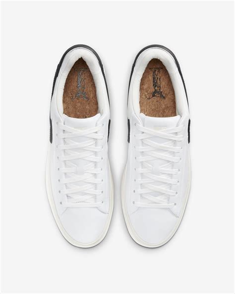 Nike Blazer Phantom Low Men's Shoes. Nike IN