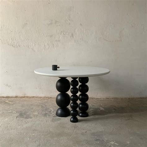 Ball Pack Round Dining Table – Archizy