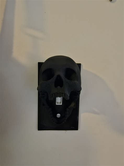 💀 Skull Light Switch Cover・ STL File for 3D printing・Cults