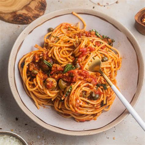 Spicy Spaghetti Arrabbiata (Quick and Easy Recipe!) - Home Cooking ...