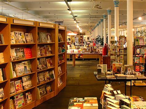 一个好的书店需要一个好的店面装修设计_行业动态_豪镁官网