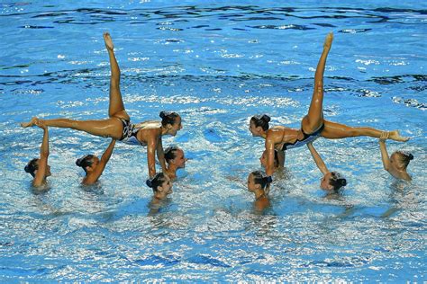 Synchronized swimmers struggle for appreciation at worlds