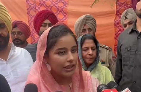 पटियाला पहुंची CM Mann की पत्नी डॉ. गुरप्रीत कौर, चुनावों को लेकर कही ...