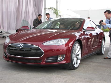 Buying A 2012 Tesla Model S? Think Before Ordering The Battery Pack