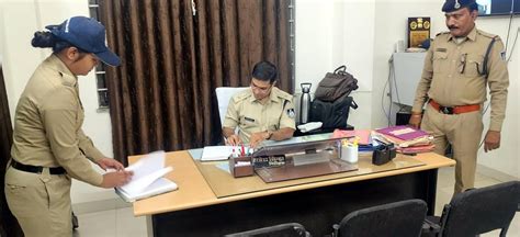 Madhya Pradesh: DGP Issues Instructions, Officers On Surprise Visit To ...