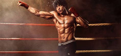 Video Of Farhan Akhtar Preparing For ‘Toofan’