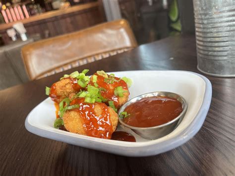 impossible-foods-vegan-hot-dogs-plant-based-meat-4 - Green Queen