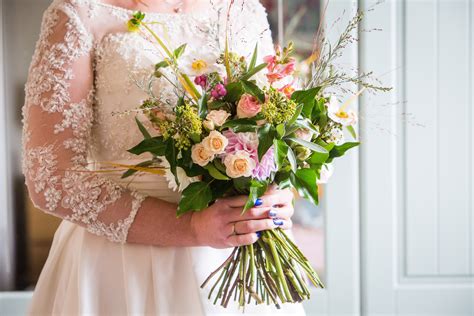 october wedding bouquet ideas