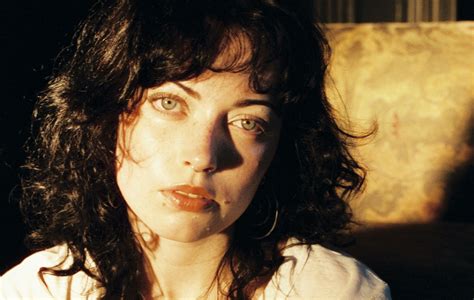 Violet Grohl signs major record deal with Republic/Island EMI and ...