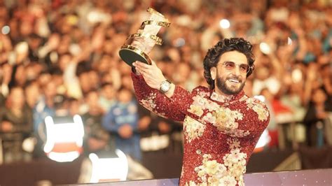 Ranveer Singh honoured with Etoile d'or Award at Marrakech ...