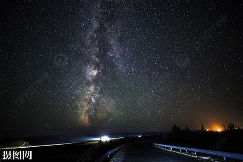 Multifunctional Conference Room 的图像结果