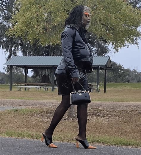 Looking like money. : r/blackgirls