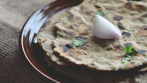 Bajra Roti: बाजरे की रोटी बनाना लगता है मुश्किल? अपनाएं ये टिप्स ...