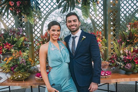 Amor e emoção marcam cerimônia de casamento de Victoria Medeiros e John Porto - Portal IN ...