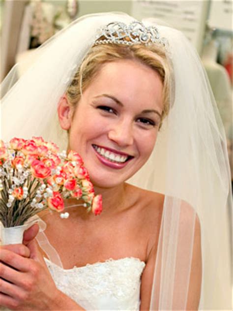 Frizure za vjenčanja s krunom – Vjenčanja