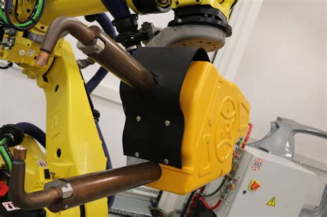 Assembly Line Robotic Spot Welding 的图像结果
