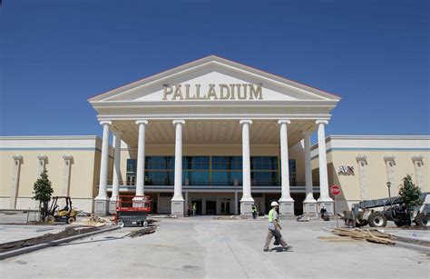 A really big showplace for movies and other amusements