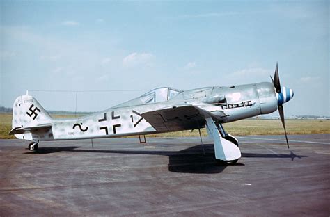 File:Fw 190 D-9 Silhouette.jpg - Wikimedia Commons