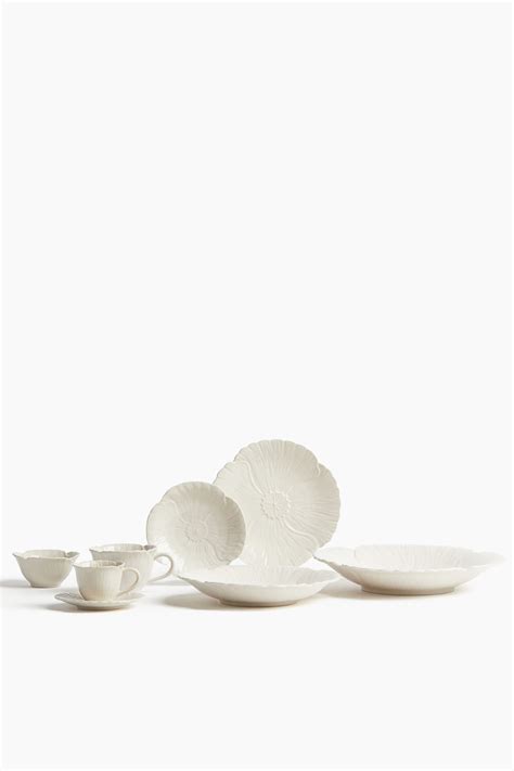 White Flower-shaped stoneware mid plate at H&M Home | H&M IN