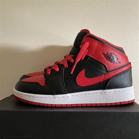 Nike air Jordan 1 mid bred (gs) Red / Black Size 5 - Depop
