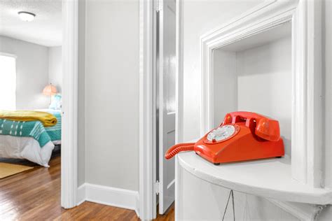 Braydon's Bungalow AirBnB | Greensboro, North Carolina - Jordan Younce ...