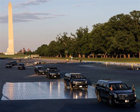 Trump Gave Out a No-Bid Contract to Turn D.C.’s Reflecting Pool Blue - The New York Times