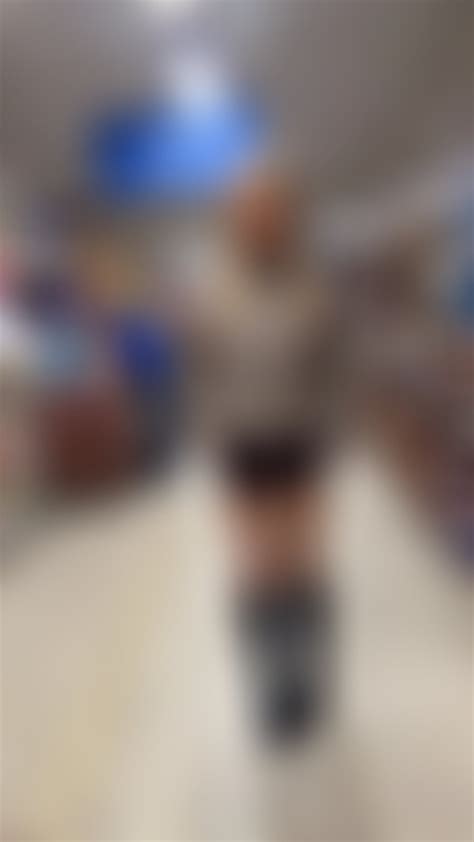 Saffron Leigh on TikTok : r/upskirttok