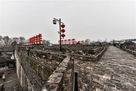 【携程攻略】南京南京城墙景点,南京城墙，即南京地区于历朝历代营造的城池城垣，有狭义广义之分。但…